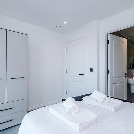 Bright Centre 2-bed Apt, Super-fast Wifi Leeds (West Yorkshire)