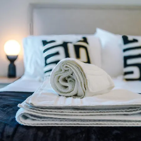 Bright Centre 2-bed Apt, Super-fast Wifi Апартаменти Лідс