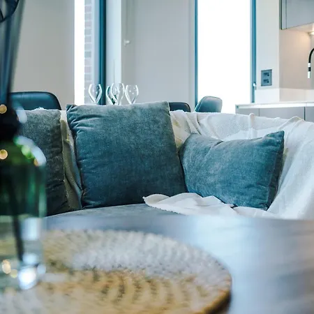 Bright Centre 2-bed Apt, Super-fast Wifi * Leeds (West Yorkshire)