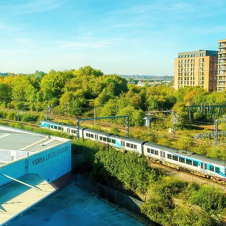 Bright Centre 2-bed Apt, Super-fast Wifi Appartement