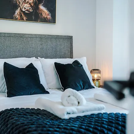 Bright Centre 2-bed Apt, Super-fast Wifi * Лідс