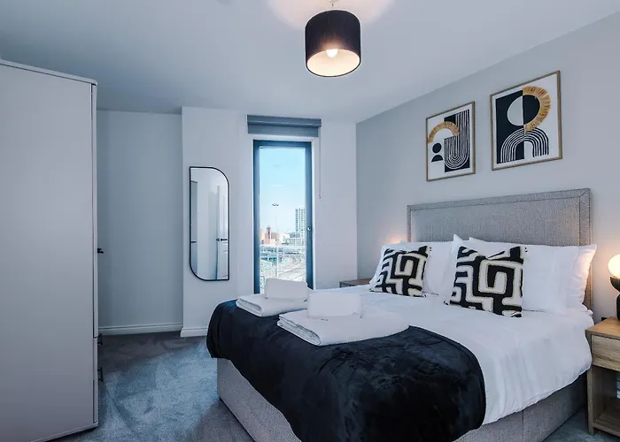 Bright Centre 2-bed Apt, Super-fast Wifi Лідс