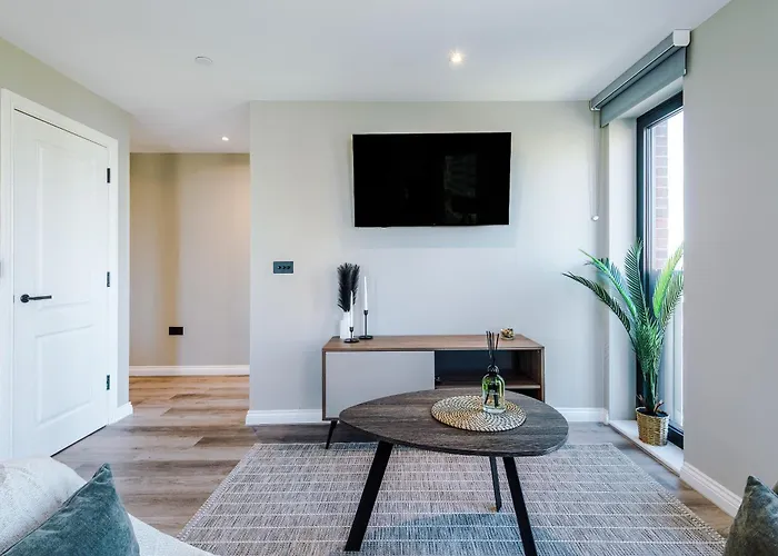 Bright Centre 2-bed Apt, Super-fast Wifi Лідс