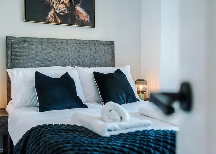 Bright Centre 2-bed Apt, Super-fast Wifi * Leeds (West Yorkshire)