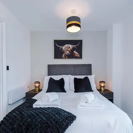 아파트 Bright Centre 2-bed Apt, Super-fast Wifi *