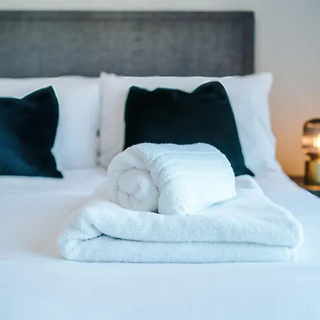 Bright Centre 2-bed Apt, Super-fast Wifi 아파트 리즈