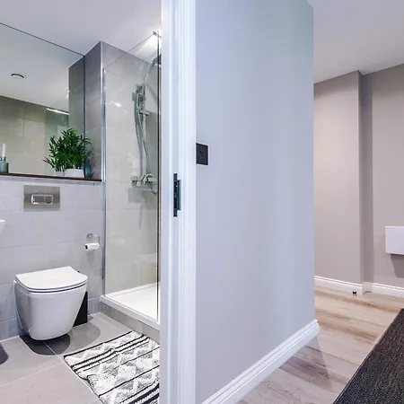 Bright Centre 2-bed Apt, Super-fast Wifi 리즈