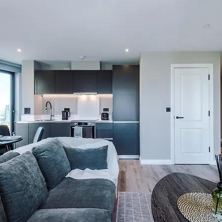 Bright Centre 2-bed Apt, Super-fast Wifi 아파트