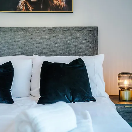 Bright Centre 2-bed Apt, Super-fast Wifi 아파트 리즈