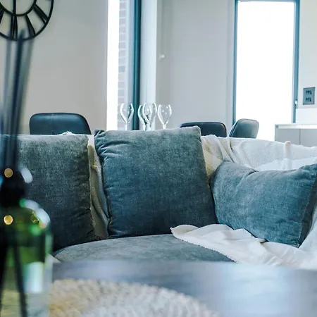 아파트 Bright Centre 2-bed Apt, Super-fast Wifi