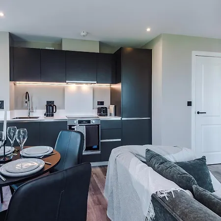 Bright Centre 2-bed Apt, Super-fast Wifi 아파트 리즈